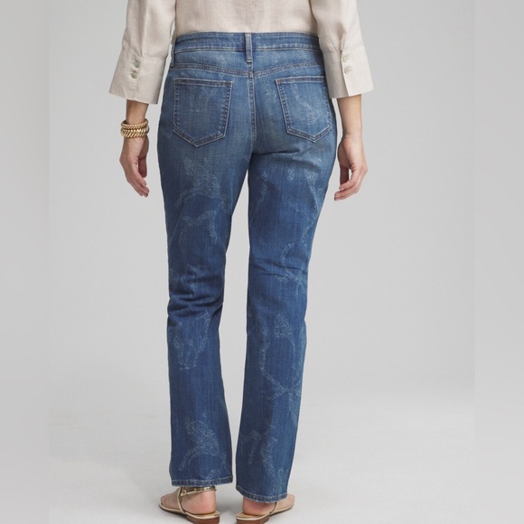 NWT Chico’s Newberry Indigo 2R So Slimming Girlfriend Slim Leg Jeans Trendy - Picture 2 of 15